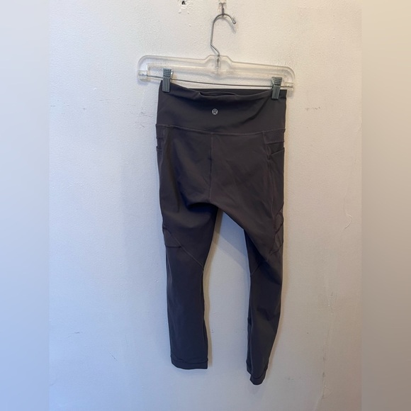 Lululemon Mesh In Motion Crop 23"Inseam Titanium Size 4 Athletic - Picture 7 of 8